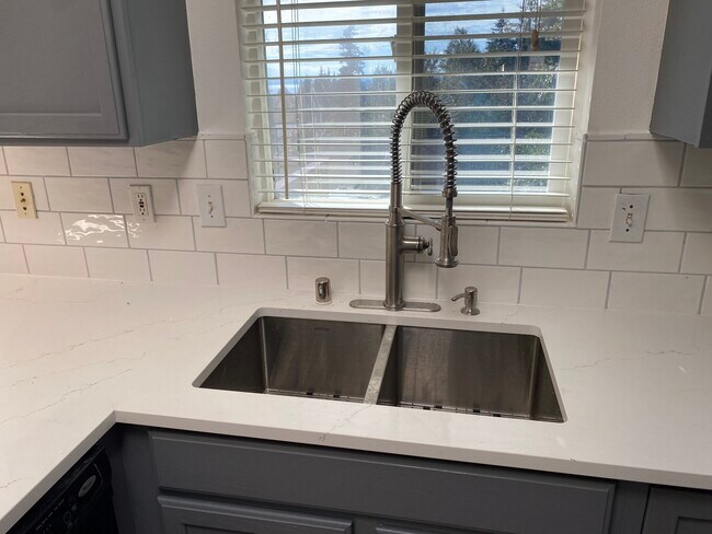 Foto del edificio - 5510 79th Ave NE