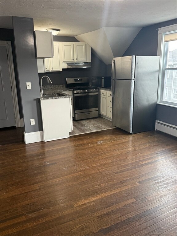 Building Photo - 42 Mott St