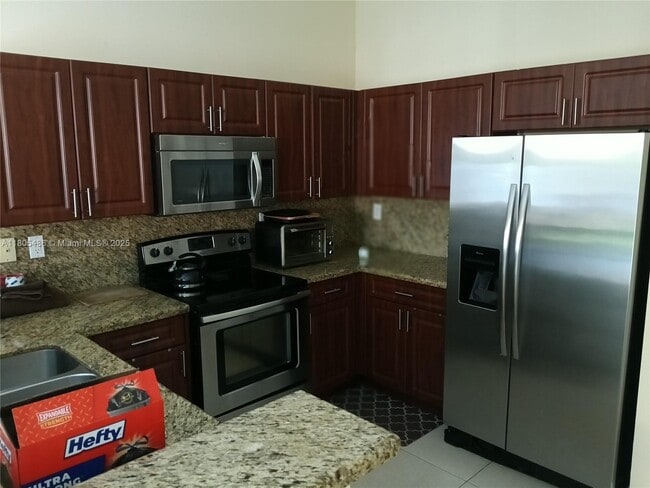 Foto del edificio - 8826 SW 221st Terrace