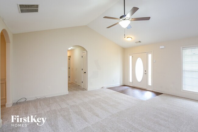 Building Photo - 603 Embassy Walk