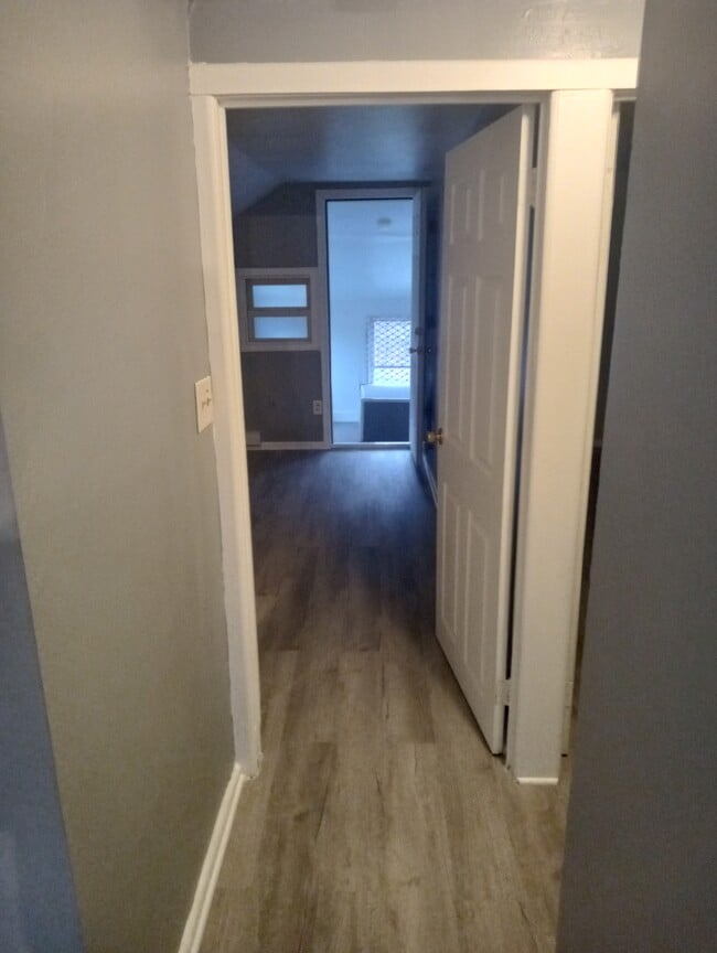 Foto del edificio - 1560 Corbin Ave