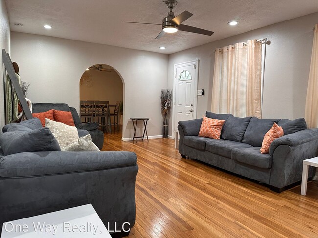 Foto del edificio - 3 br, 1.5 bath House - 3714 Yale Street