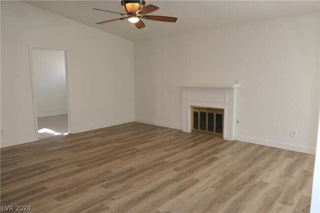 Building Photo - 3335 Racquet St
