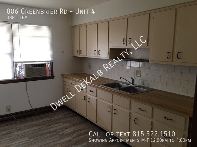 Building Photo - 806 Greenbrier Rd