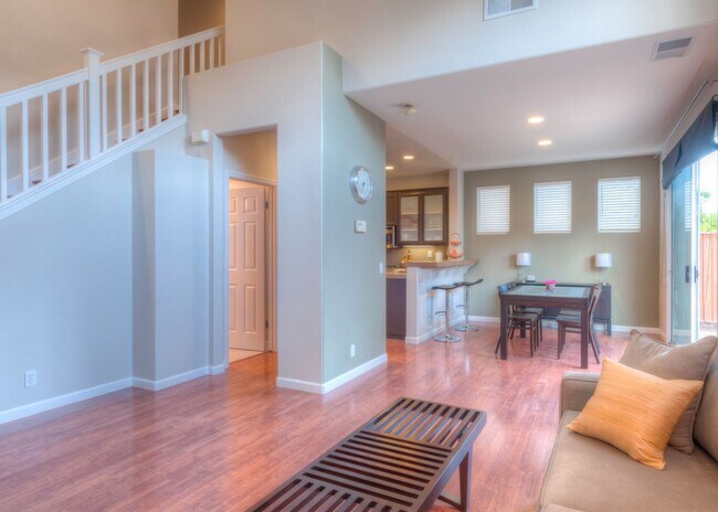 Foto del edificio - A must see beautiful 3 bedrooms 2.5 bathrooms single family home