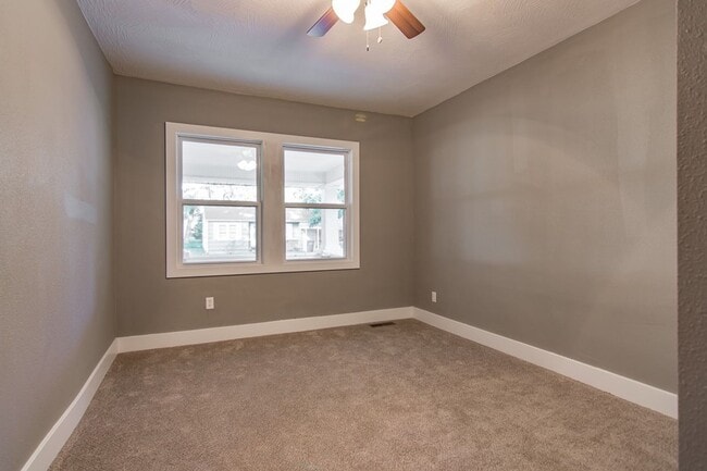 Building Photo - COLLEGE PRE-LEASING