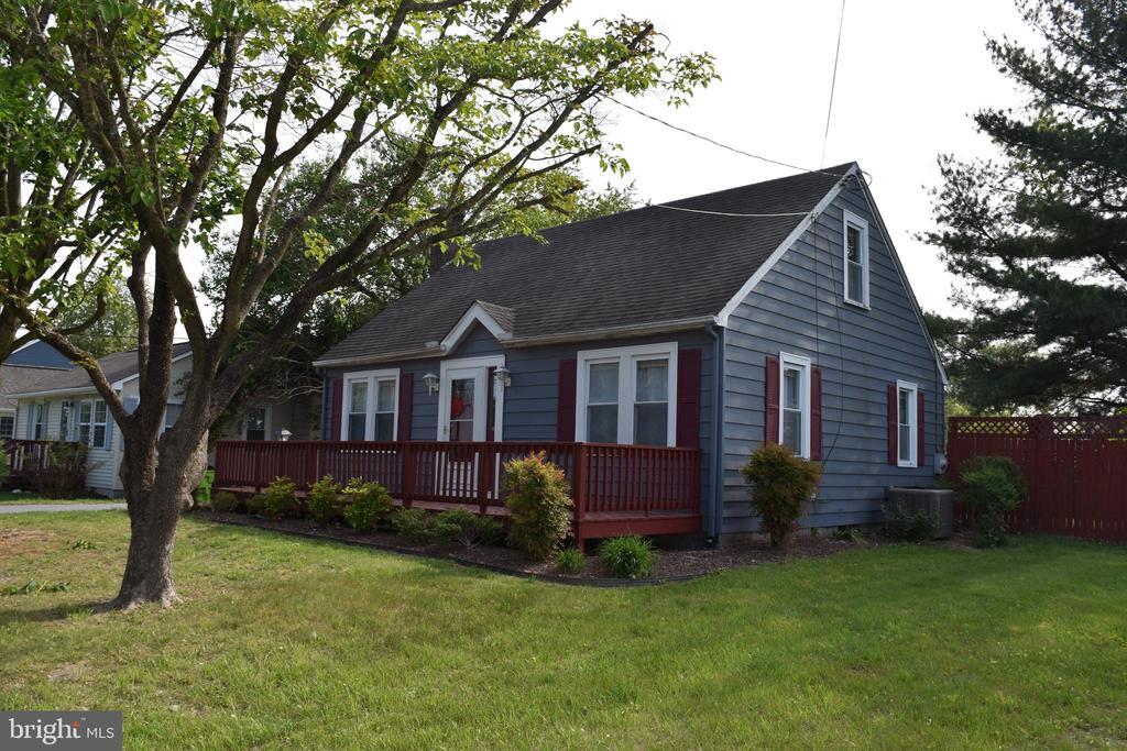 Primary Photo - 612 Bennett St
