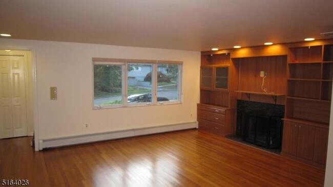 Building Photo - 34 Lewis Dr