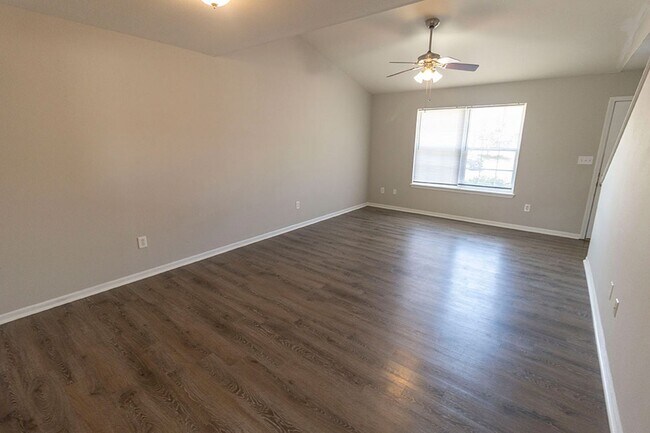 Building Photo - 5812-5814-5814 Canaveral Dr