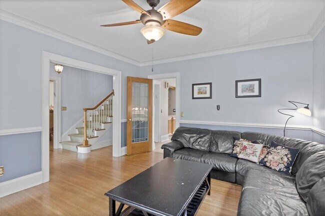 Building Photo - 207 Oakdale Dr
