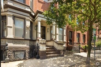 Building Photo - 825 Washington St