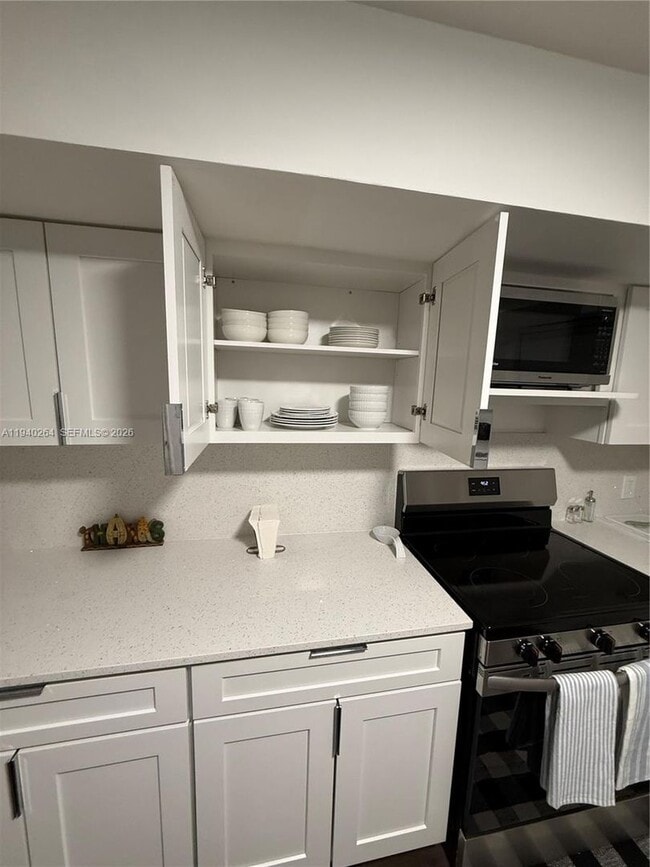 Building Photo - 2036 NE 21st Ave