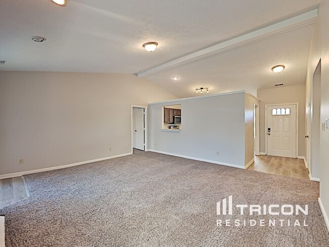 Building Photo - 5724 Blackstone Ave