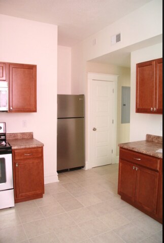 Foto del edificio - 6101 Waterman Blvd