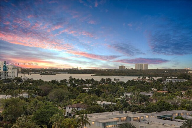 Foto del edificio - 9801 Collins Ave