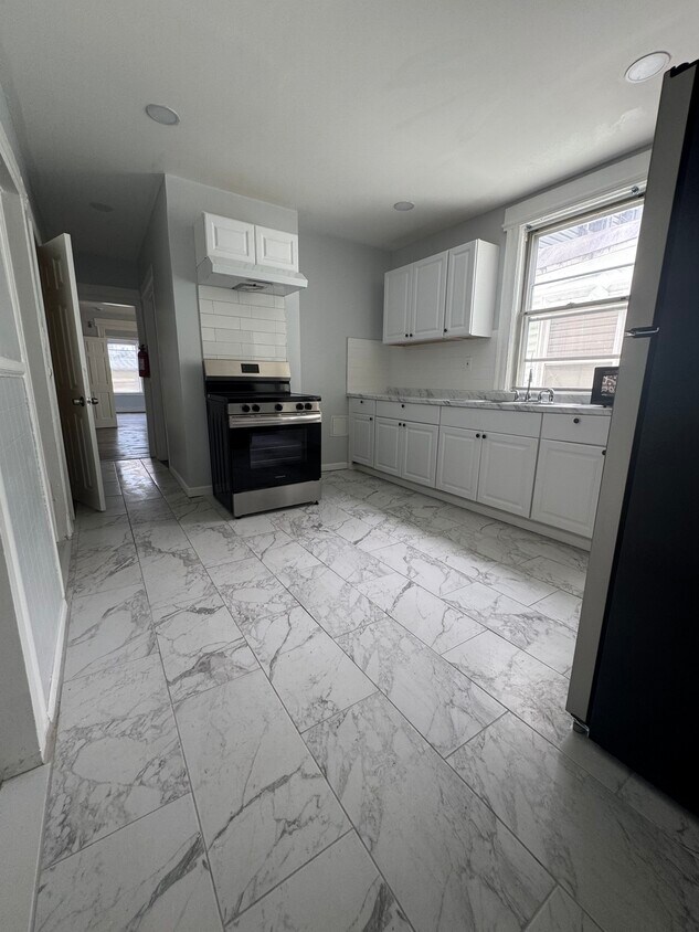 Foto principal - 177 Seymour Ave