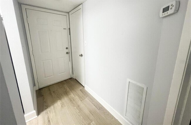 Building Photo - 8758 Mallard Reserve Dr