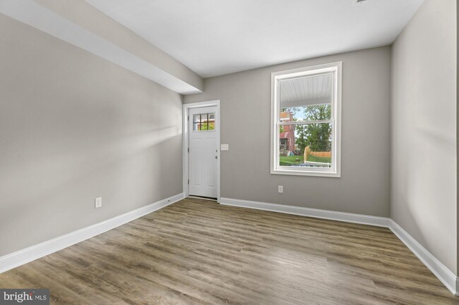Foto del edificio - 725 Belgian Ave