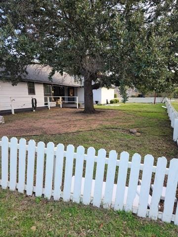 Building Photo - 16235 Red Wood Cir N