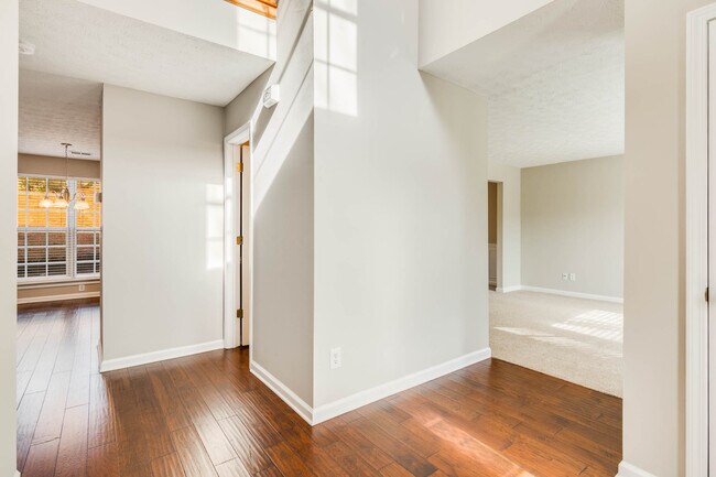 Building Photo - 945 Brushy Creek Ct