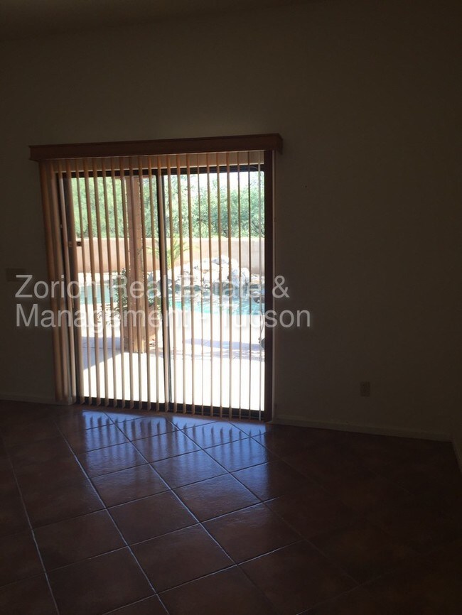 Building Photo - 10985 E. Tanque Verde Road