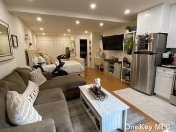 Building Photo - 765 Shore Rd