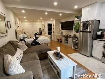 Foto del edificio - 765 Shore Rd