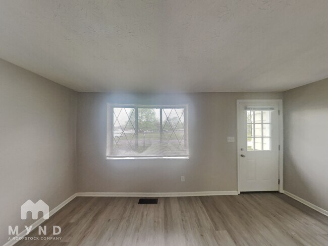 Foto del edificio - 4863 Talbert Dr