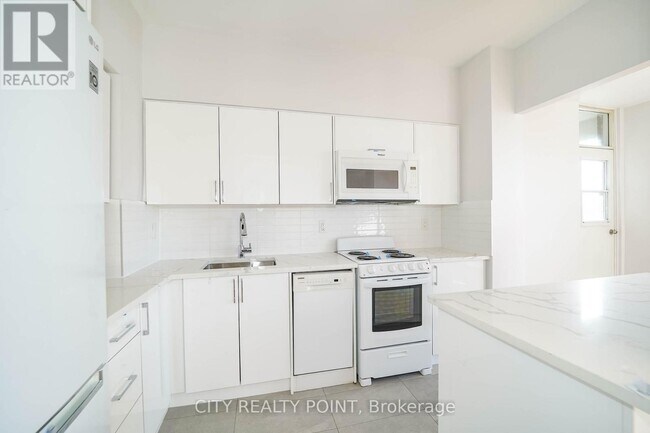 Photo du bâtiment - 490 Eglinton Ave E