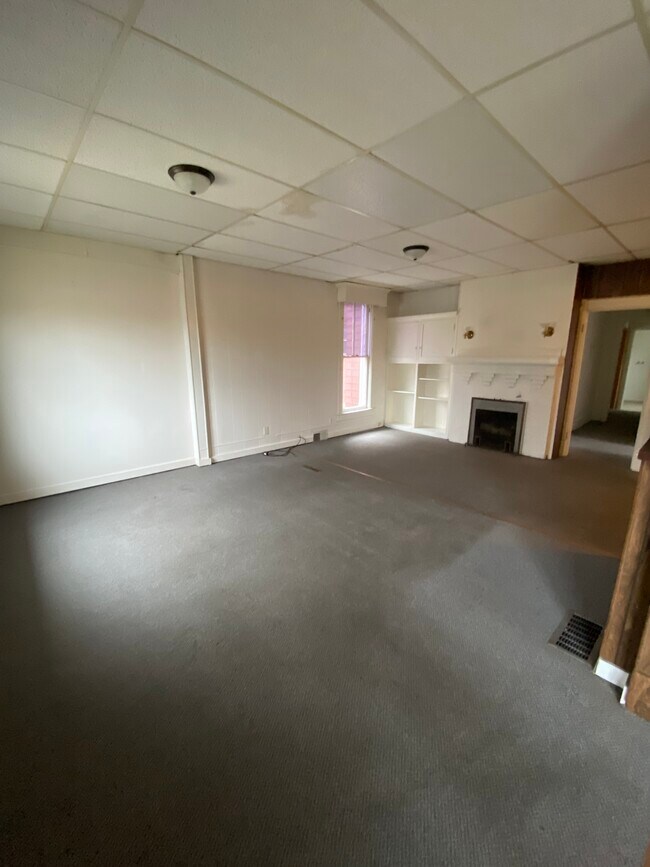 Building Photo - 1100 N Sheridan Rd