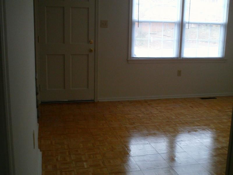 Building Photo - 121 E Village Rd