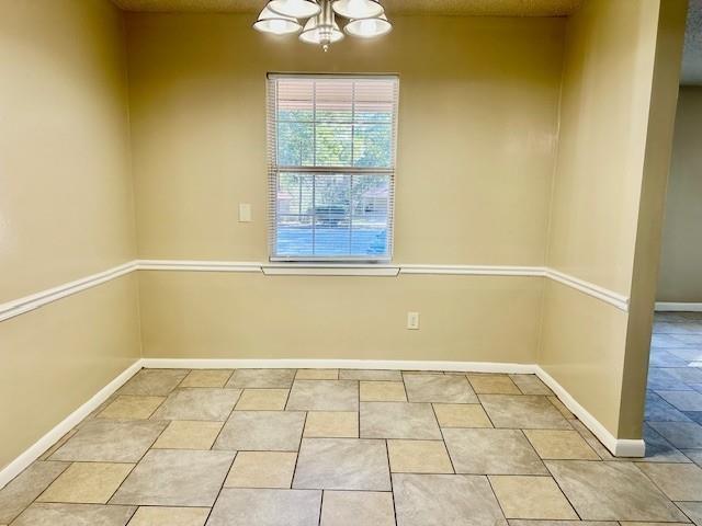 Foto del edificio - 6860 Williamsburg Ct