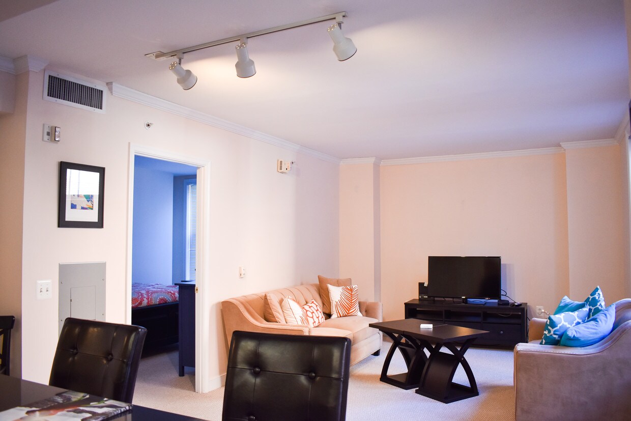 Primary Photo - 631 D St NW