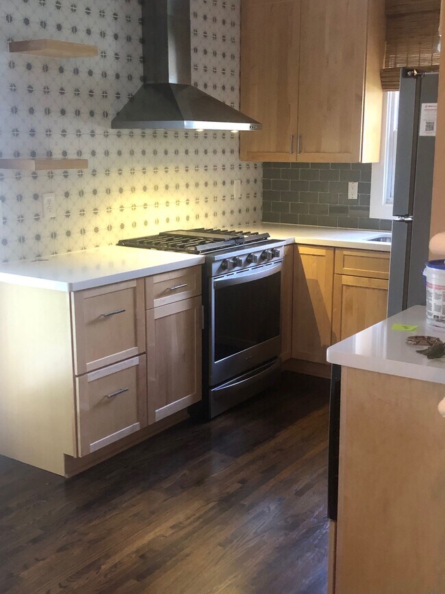 La cocina es comedor - 8200 Vincent Ave S