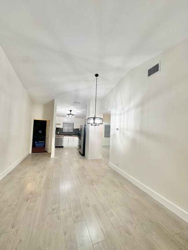 Foto del edificio - 3000 Norwood Pl