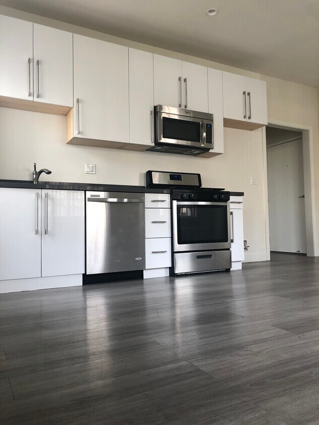 Foto principal - 3192 W 7th St