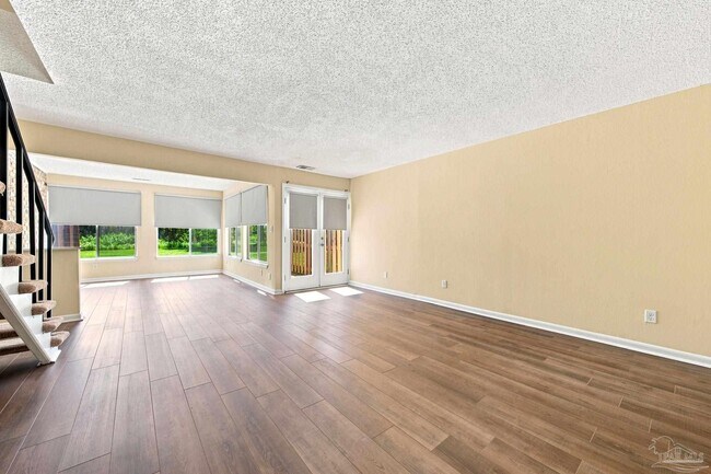 Foto del edificio - 4742 Huron Dr