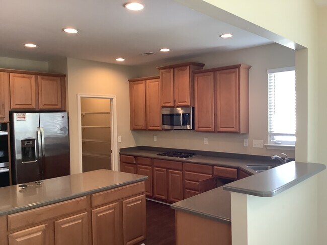 Foto del edificio - 4017 Garden Oak Dr