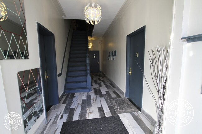 Building Photo - 74 Eldert St