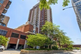 Building Photo - 1529 S State St
