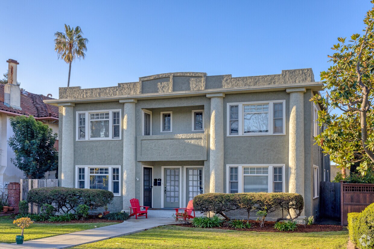 Foto principal - 2716 E 1st St