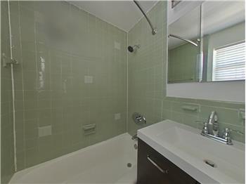 Building Photo - 48 Bacon St