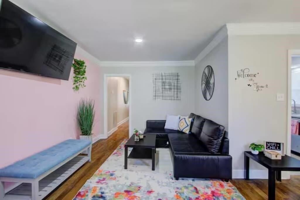 Primary Photo - 63 N Cox St