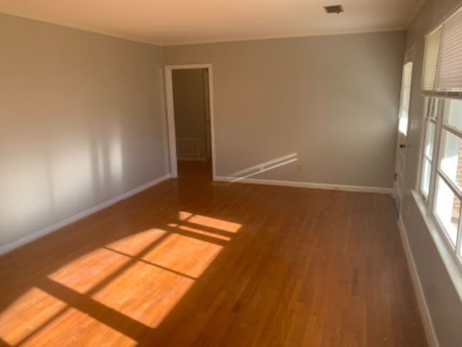 Building Photo - 510 Oak Grove St