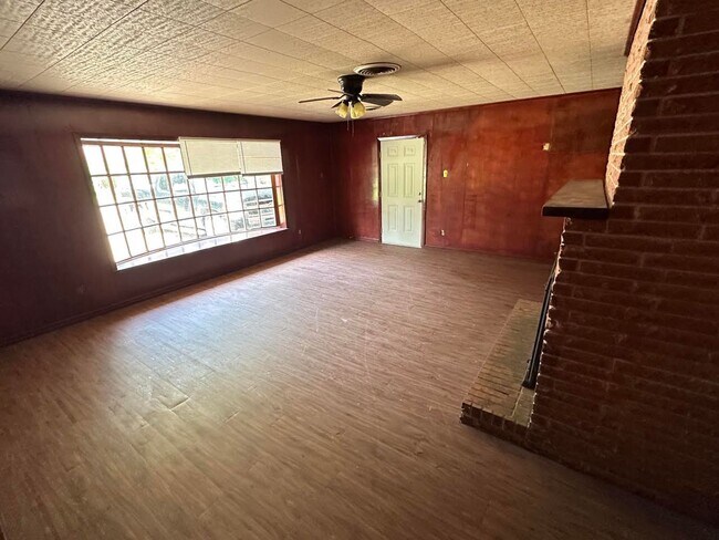 Building Photo - 3218 Meadow Forest Dr