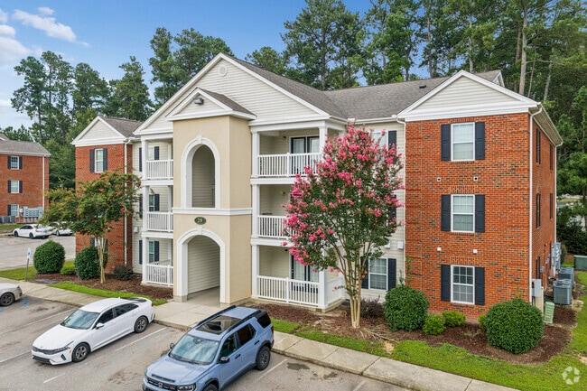 Building Photo - Briar Grove Apartment Homes