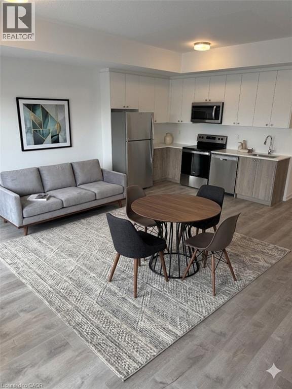 Building Photo - 40 Palace St