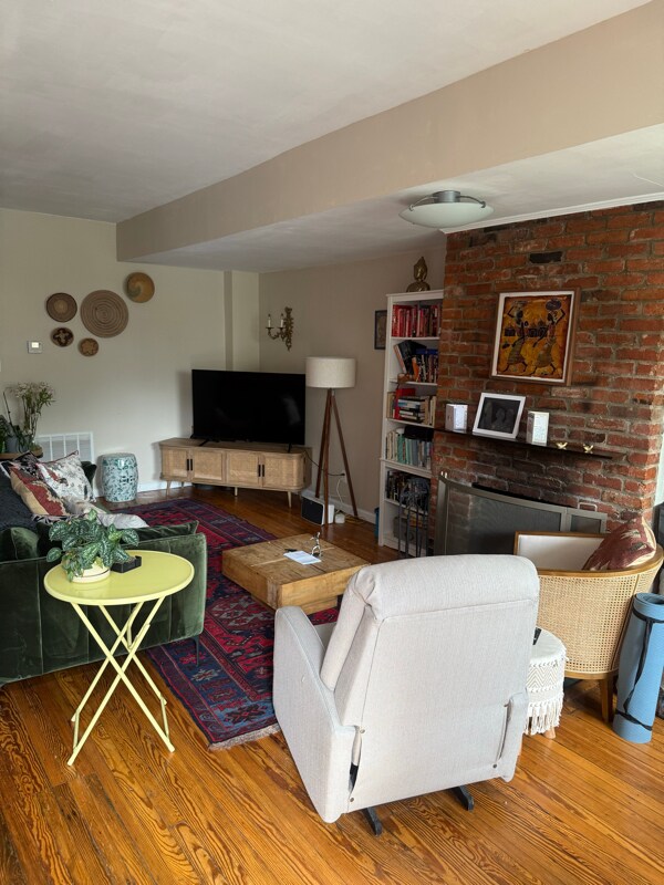 Primary Photo - 726 F St NW