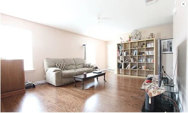 Foto del edificio - 15214 Sabal Palm Rd