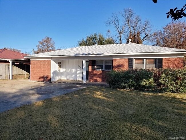Building Photo - 2505 Douglas Dr